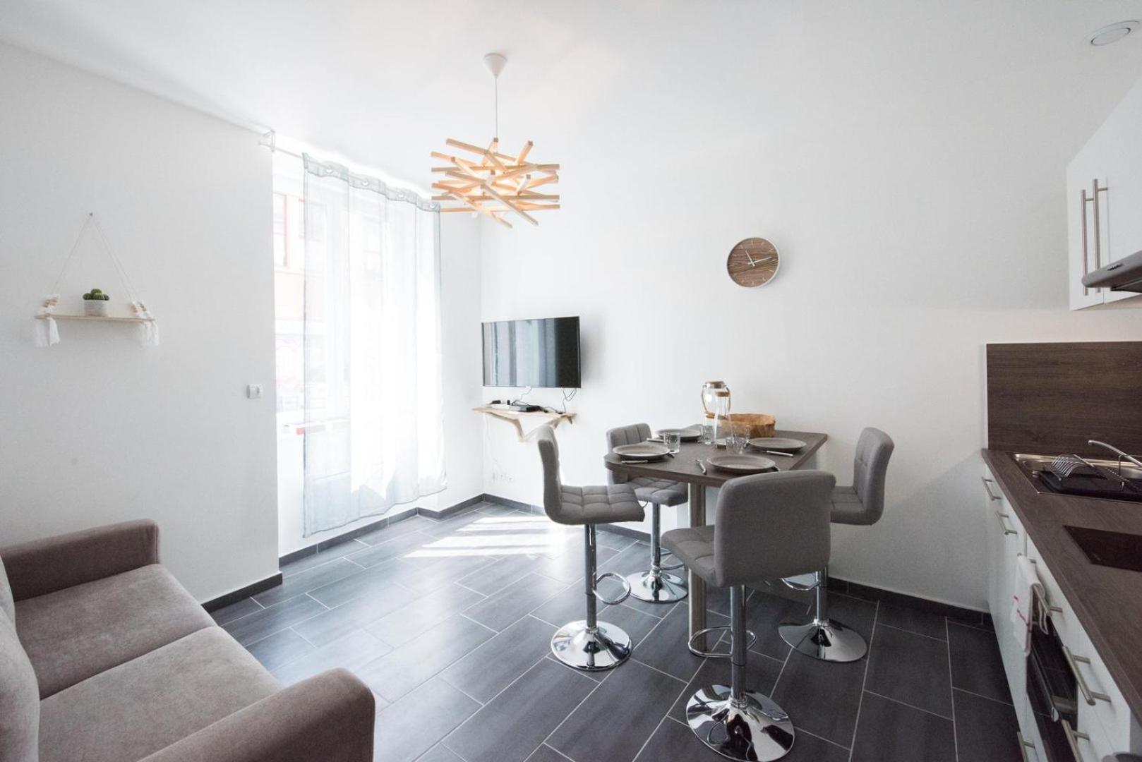 Le Hirvi - cocon zen et épuré à 10min Vieux Lyon Apartamento Exterior foto