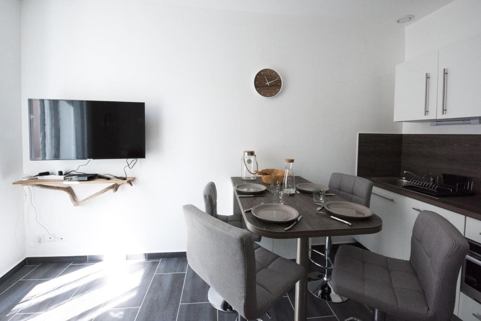 Le Hirvi - cocon zen et épuré à 10min Vieux Lyon Apartamento Exterior foto